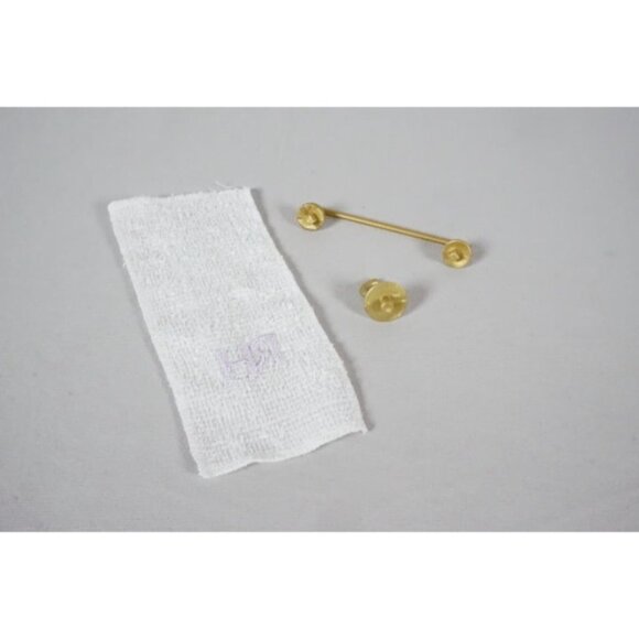 Rainbow High Dollhouse Towel Bar and Hook with Towel Replacement Part - Picture 2 of 2